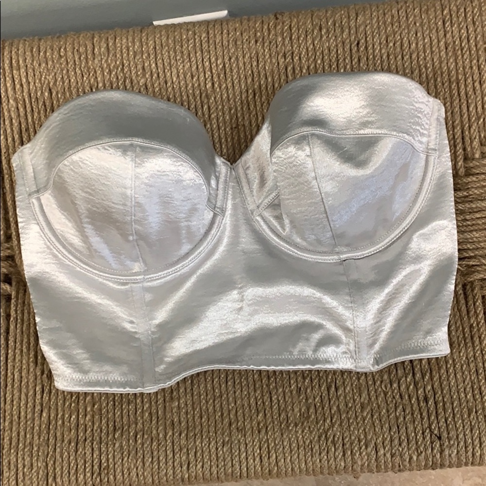 Victoria secret strapless bra!